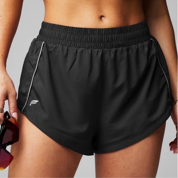 Fabletics Black Full Speed Mid-Rise Run Short Small NWT - Picture 3 of 12